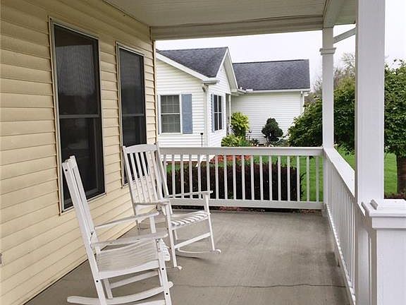 4th image of 209 Larch Ln