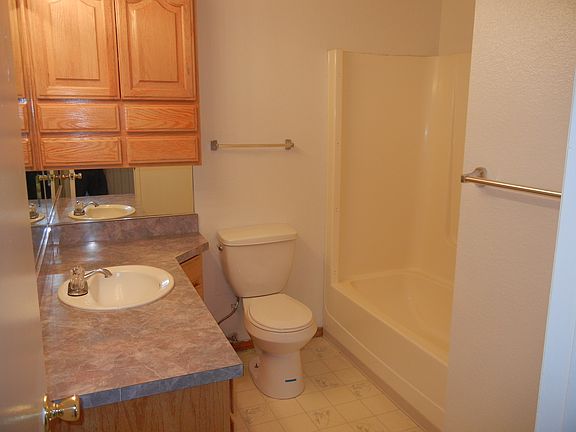 2nd Bathroom