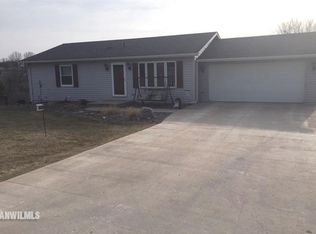 662 N Pilot Knob Rd, Galena, IL 61036