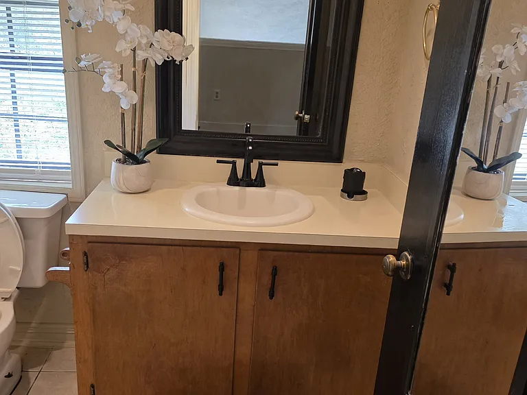 101 Colony Sq — Photo 10