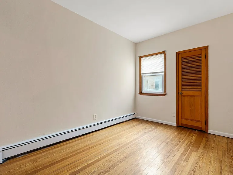 39 W 51st St #3 — Photo 8