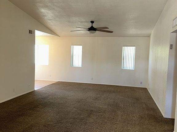 4th image of 2621 Ascot Dr
