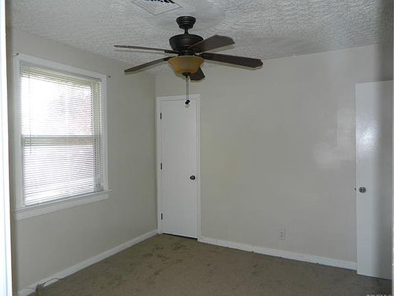 5th image of 3201 Howard St