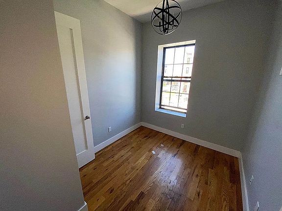 4th image of 1804 Saint Johns Pl #3F