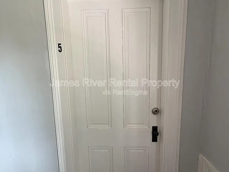 1003 Floyd St #5 — Photo 9