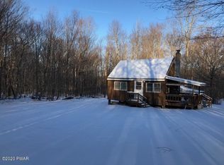 7 Fawn Ln, Equinunk, PA 18417