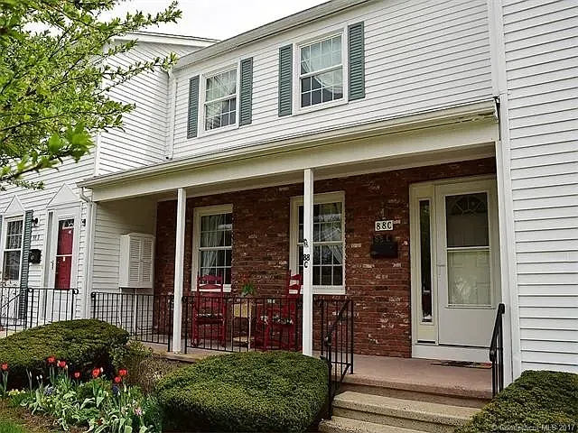 3 bed, 2100 sqft, $2,850 — Photo 1