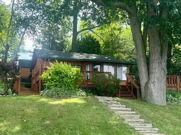 609 Link Dr, Attica, MI 48412