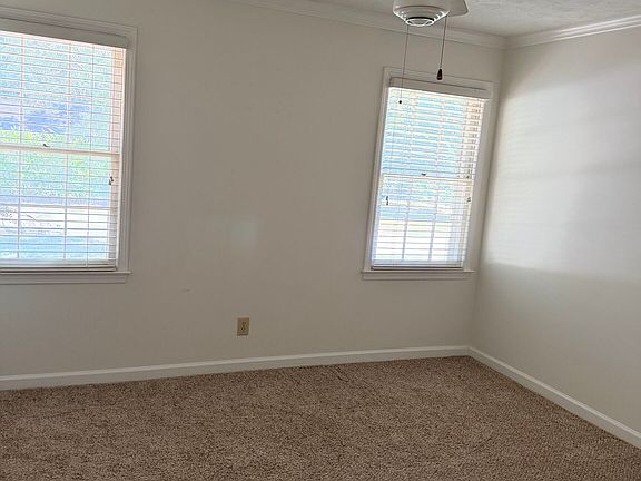 4th image of 477 Patterson Rd