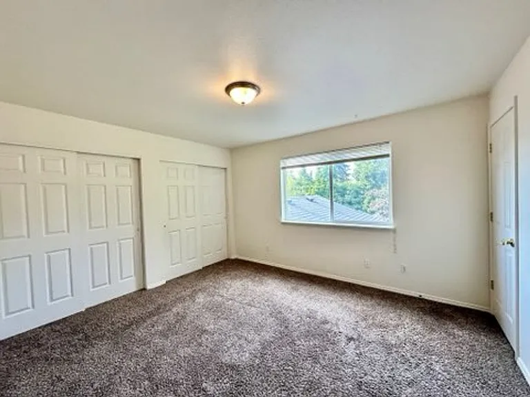 382-84 E Leadora Ln #86 — Photo 7