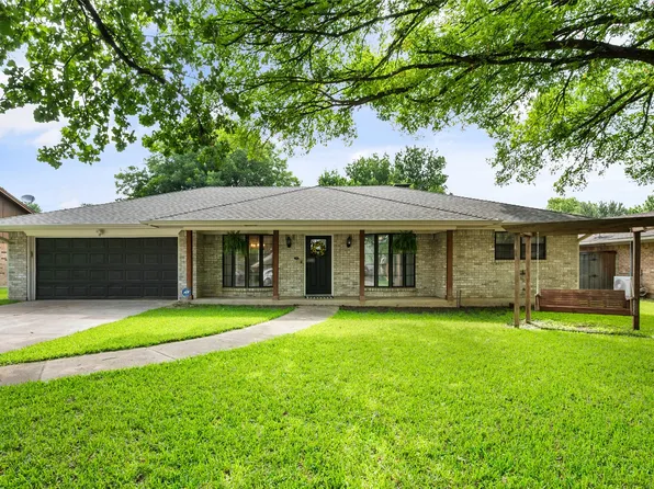 1322 Chestnut Rd, Mansfield, TX 76063