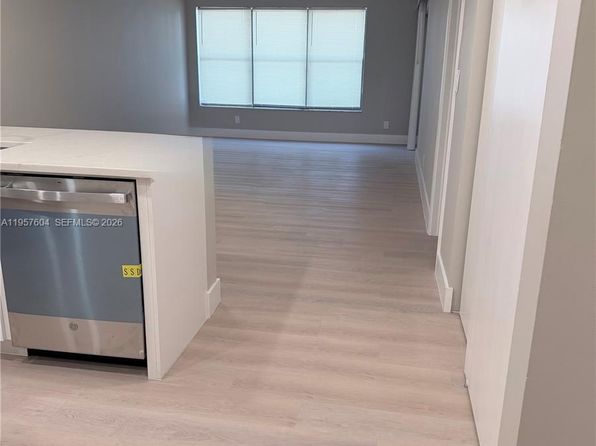 2324 S Cypress Bend Dr APT 117