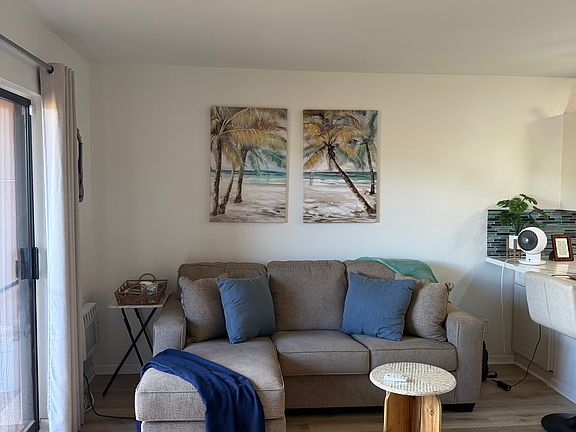 3rd image of 3740 Lower Honoapiilani Rd APT F205