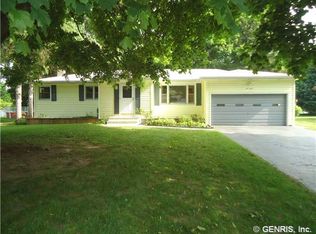 440 Thomar Dr, Webster, NY 14580