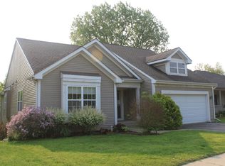 871 Prairie Ridge Dr, Woodstock, IL 60098