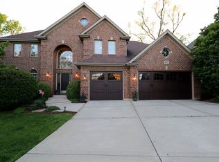 820 Timber Ridge Ct, Westmont, IL 60559