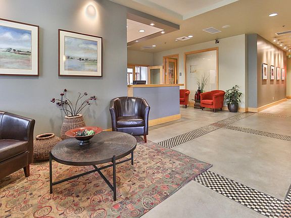 3rd image of 1100 106th Ave NE APT 204
