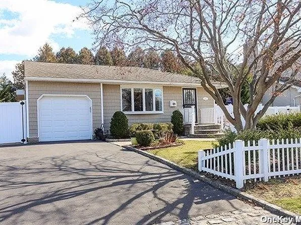 119 Wright Avenue, Deer Park, NY 11729