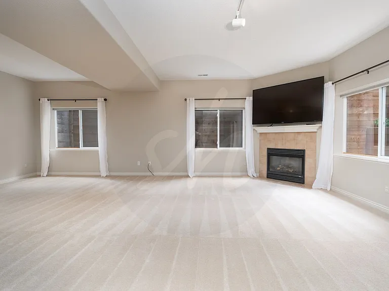 1924 Montebello Dr W — Photo 14