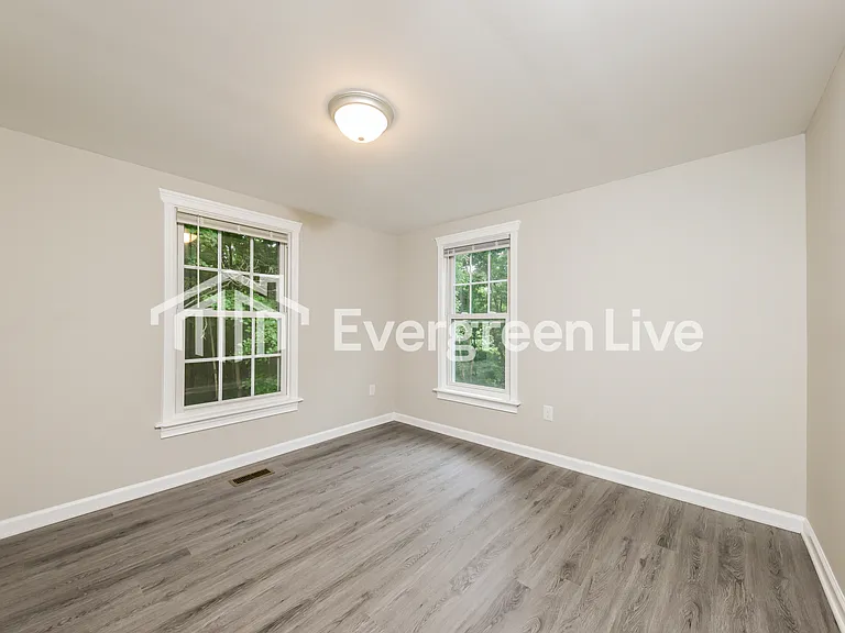 205 Lillie Dr — Photo 9