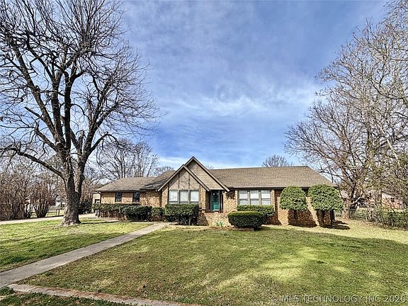 3rd image of 445 E Keetoowah St