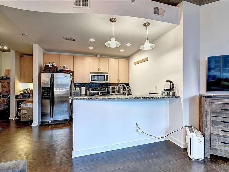 400 W Peachtree St NW #711 — Photo 11