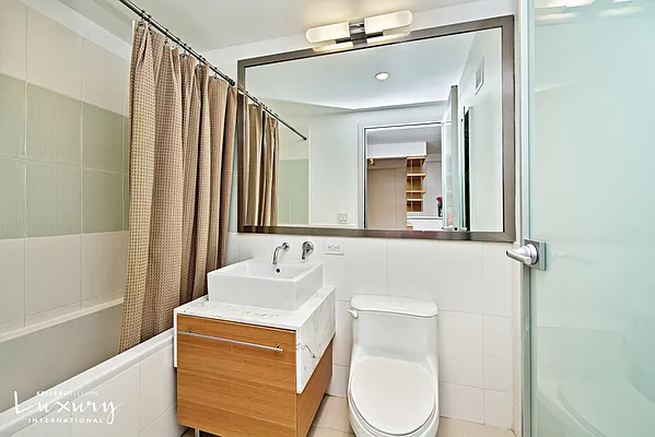 Rented by Keller Williams NYC | media 23