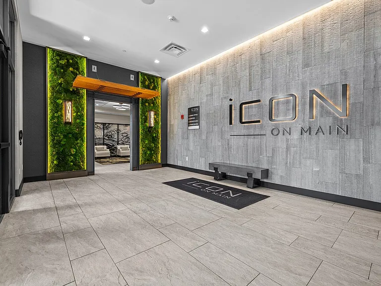 ICON on Main - Royal Oak, MI — Photo 52