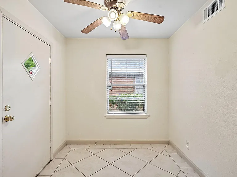 6401 Rowan Ln — Photo 7