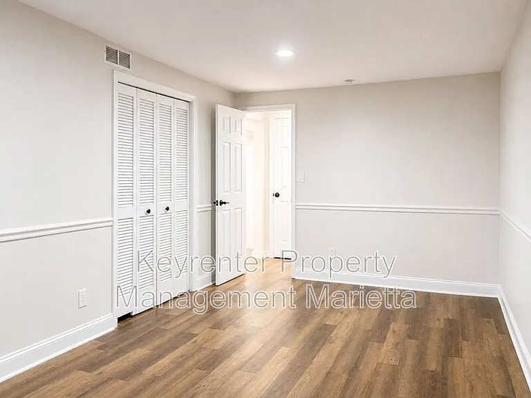 1138 Gerald Pl SW #B — Photo 12