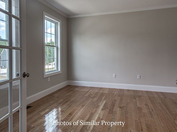 4th image of 1087 Salem St