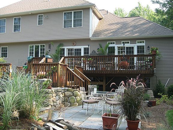 Back of 6 Dylan Drive