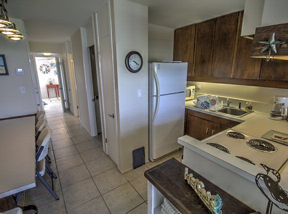 3rd image of 2308 Gulf Blvd #202
