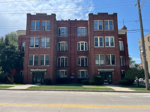 423 E Chicago St APT B, Elgin, IL 60120