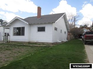 812 13th St, Rawlins, WY 82301