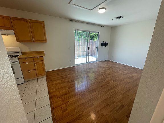 4th image of 638 Salem St APT C