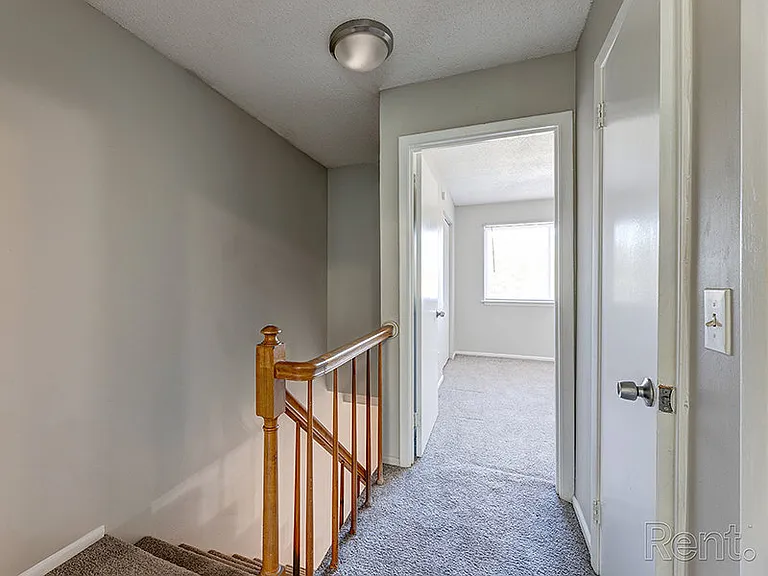 River Ridge Apartments — Photo 11