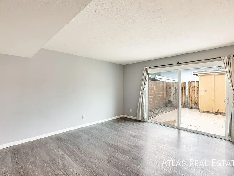 1649 W Hazelwood St — Photo 33