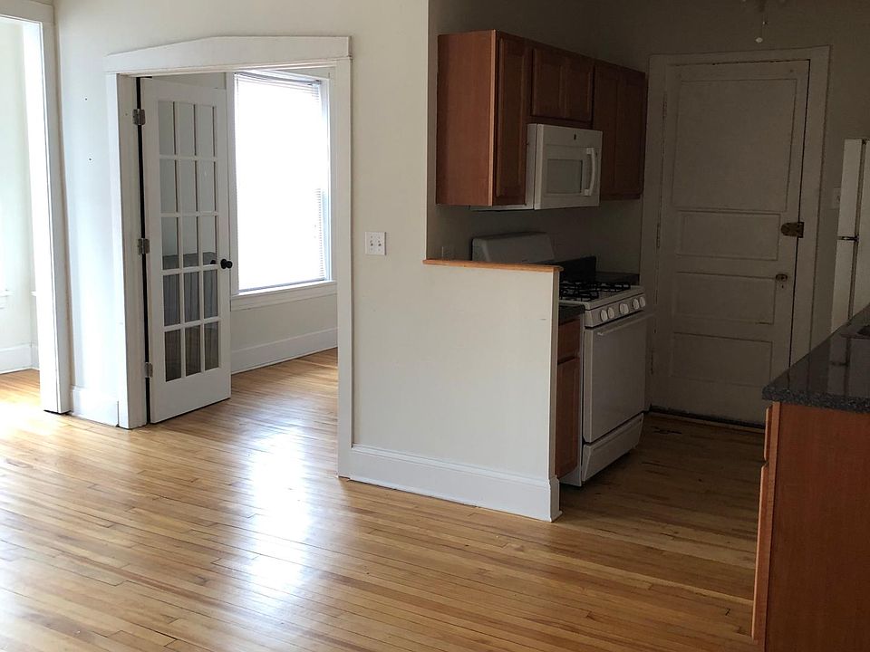 1st image of 1407 W Wilson Ave APT 3A