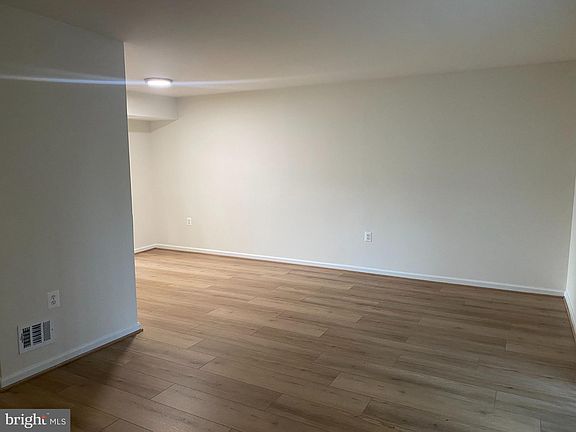 5th image of 10175 Irongate Way
