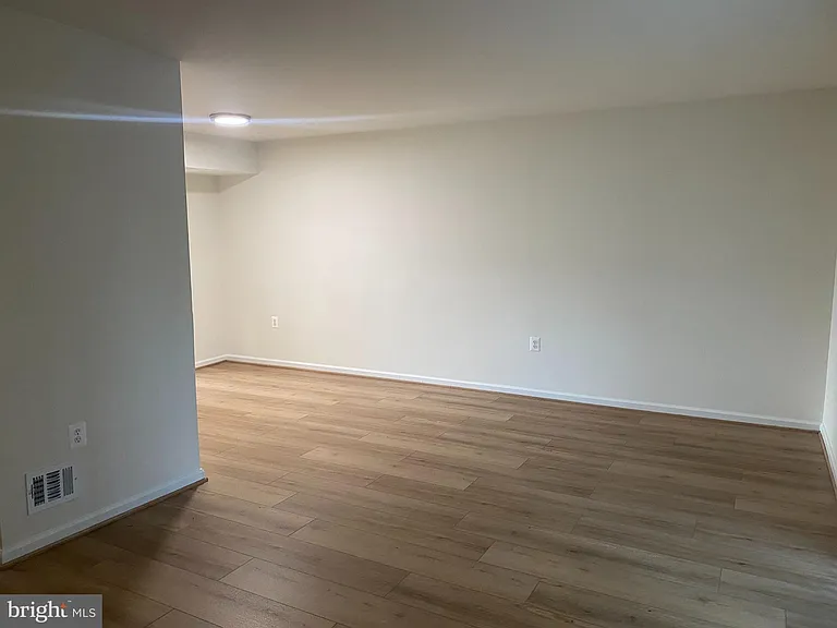 10175 Irongate Way — Photo 5