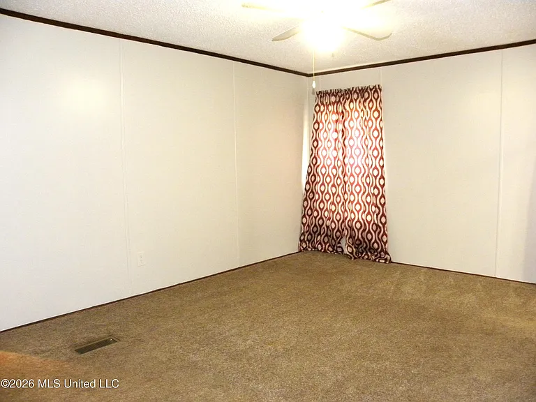 18265 Robin Oaks Dr — Photo 16