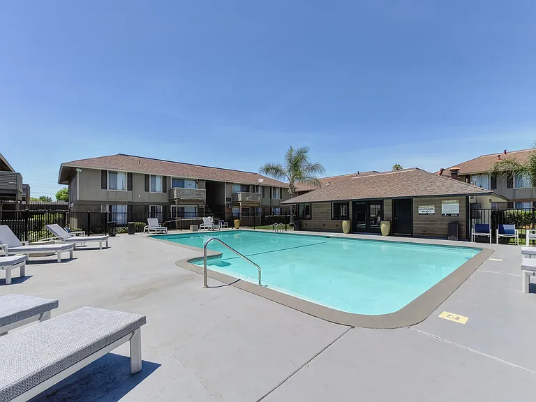 Chardonnay Ridge | Pool Deck