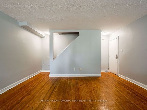 4th image of 1346 Queen St E #1