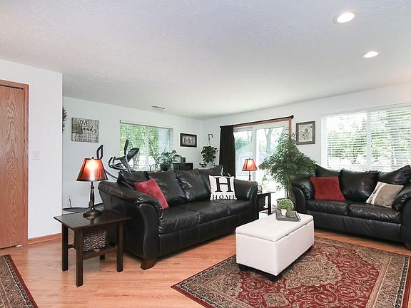 4th image of 5743 Carolyn Dr