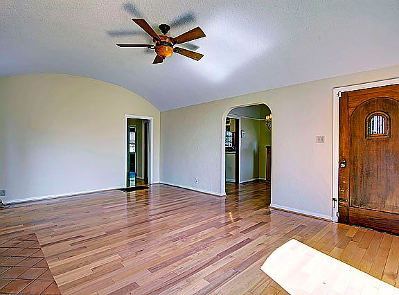 5th image of 5993 Myrtle Ave