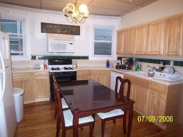 887 Montgomery Street image 9 of 11