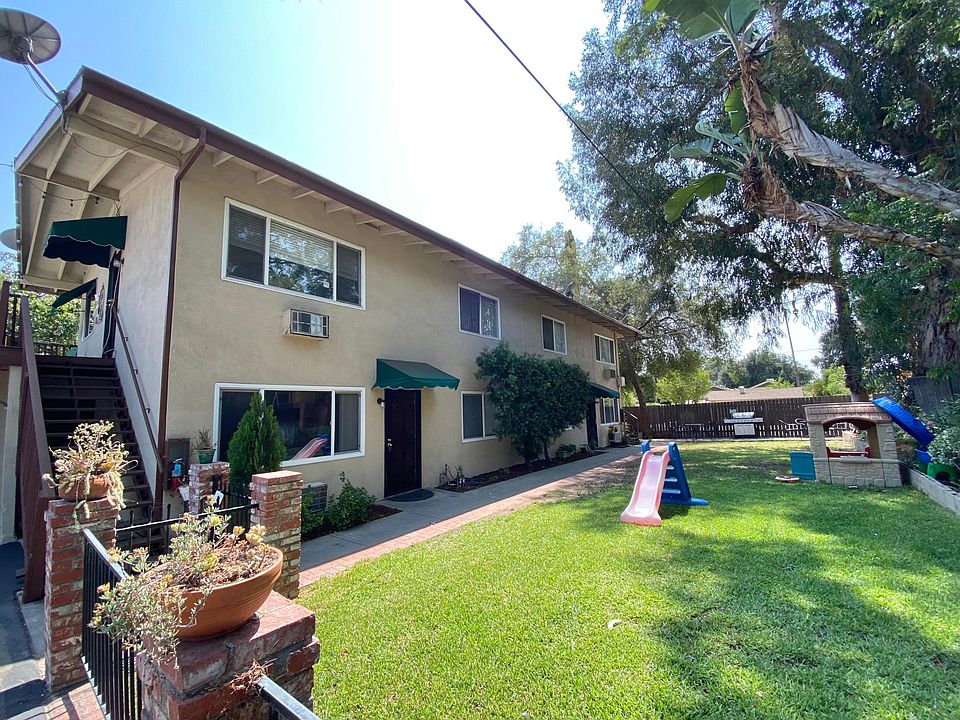 Quiet back building on the property, shaded by a beautiful eucalyptus tree!