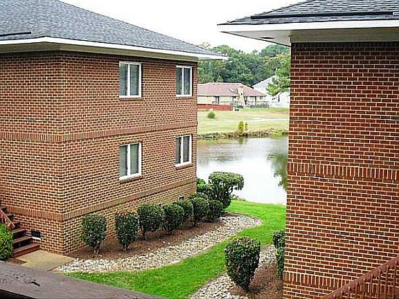 4th image of 1242 Foursome Ln