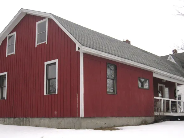 55 Pleasant St, Hartland, ME 04943